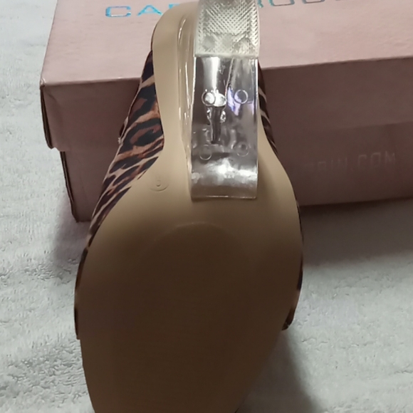 Slip ons - Picture 4 of 4